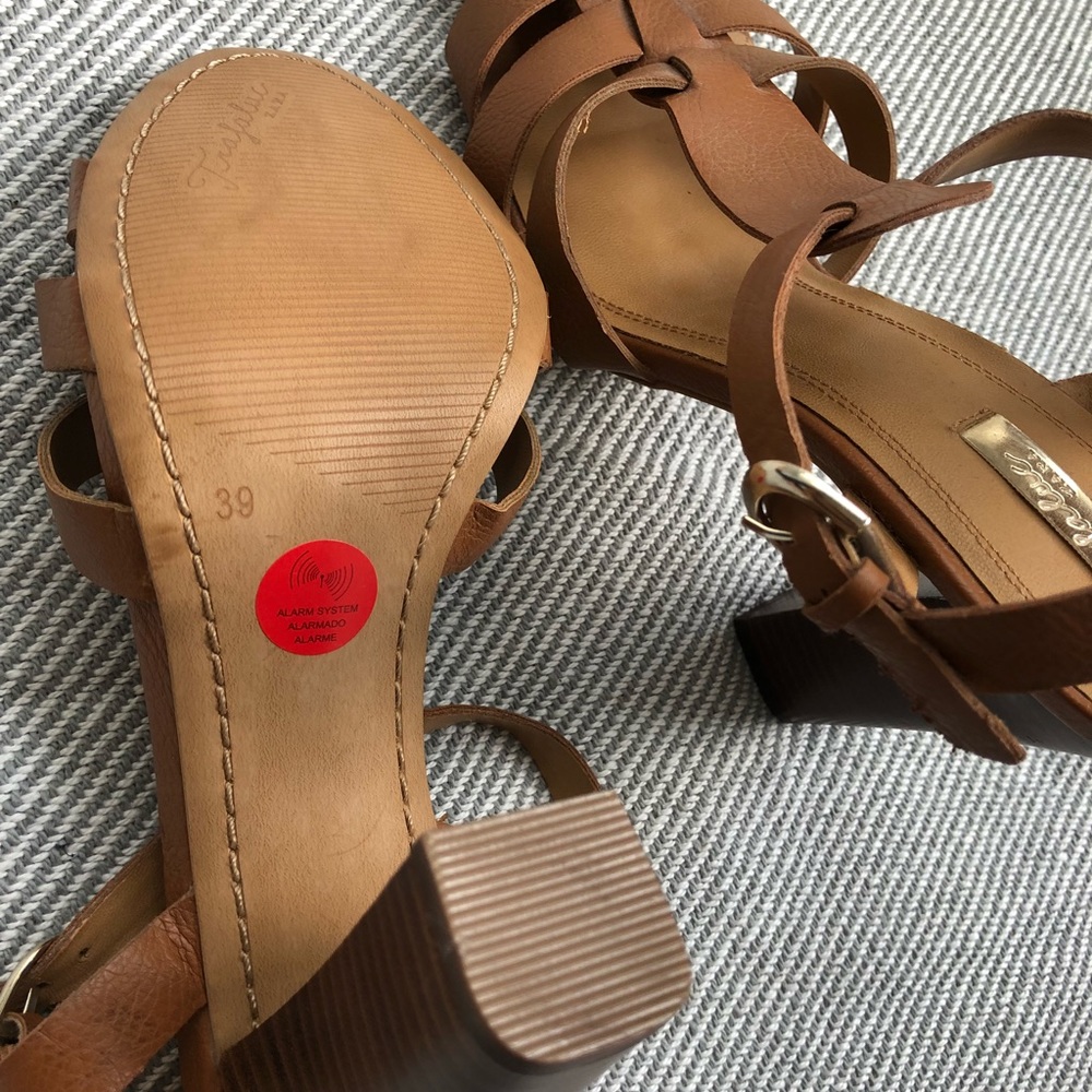 Zara sandals - Picture 2 of 3